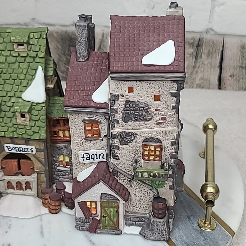 Department 56 Vtg Heritage Village Collection Oliver Twist 